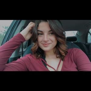 Meet your Posher, Alexis